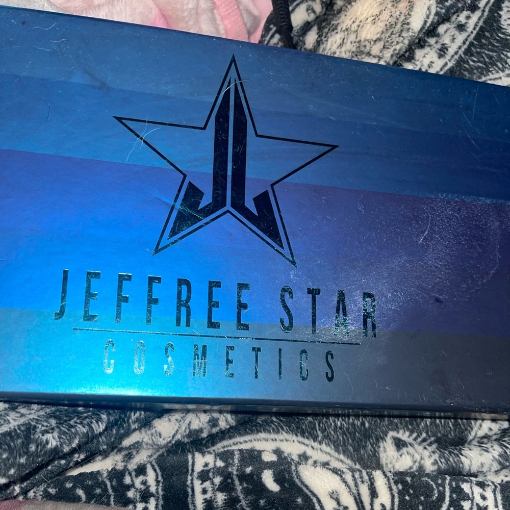 Jeffree Star Blue Blooded mini lipstick kit.
